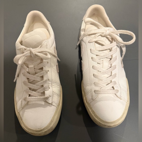 Veja Campo Leather Sneakers Size 39/ US 8 in White Natural Suede - Picture 6 of 11